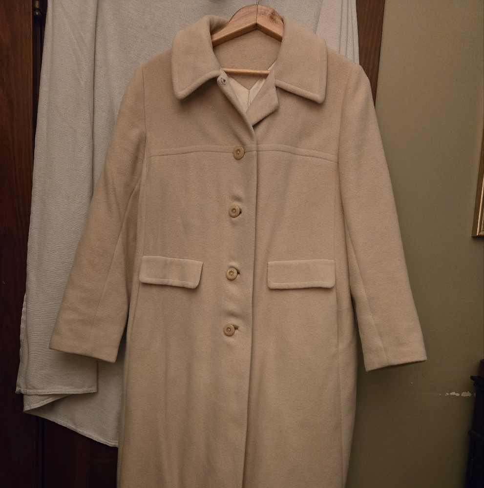 Vingage Ladies ivory 100% CASHMERE long coat fully lined